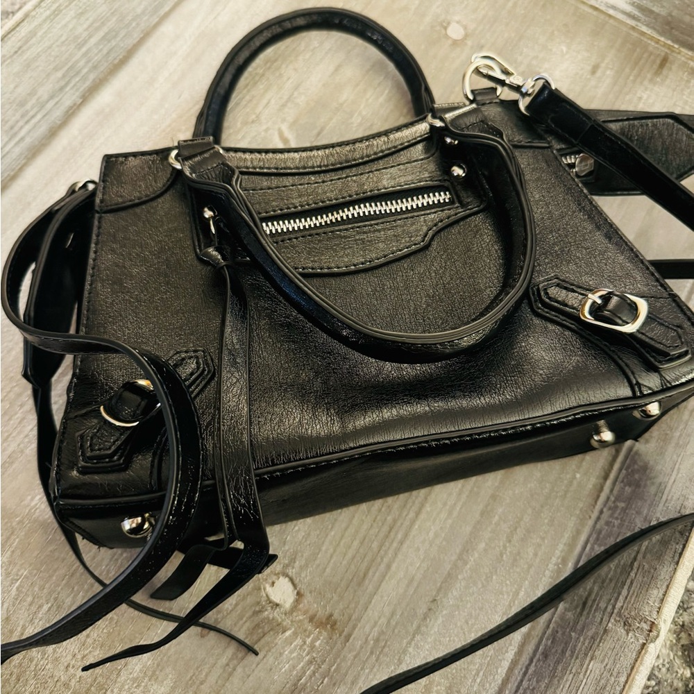 Lulu’s black purse - Picture 2 of 2